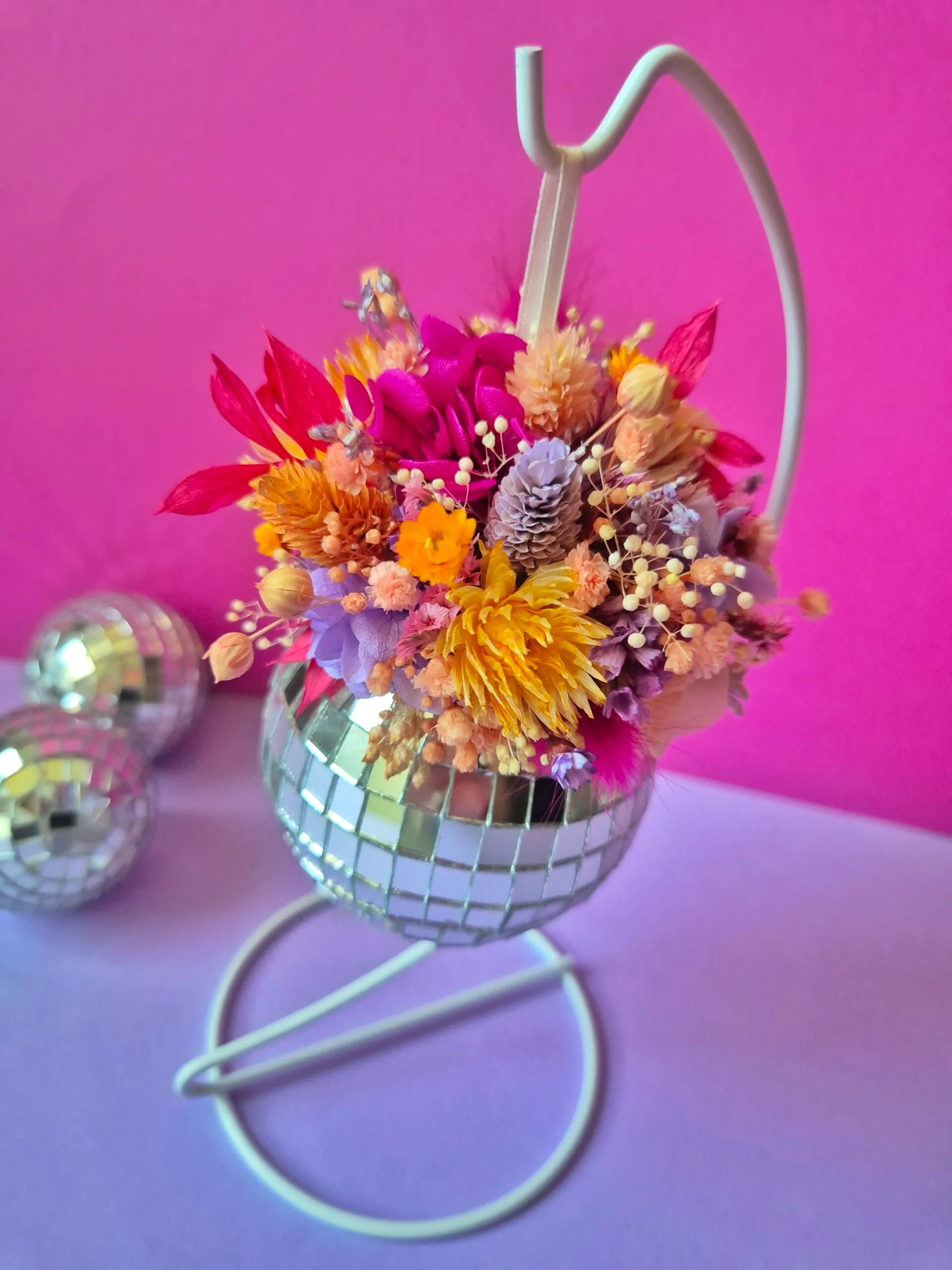 Atelier suspension boule à facettes fleurie – Image 2