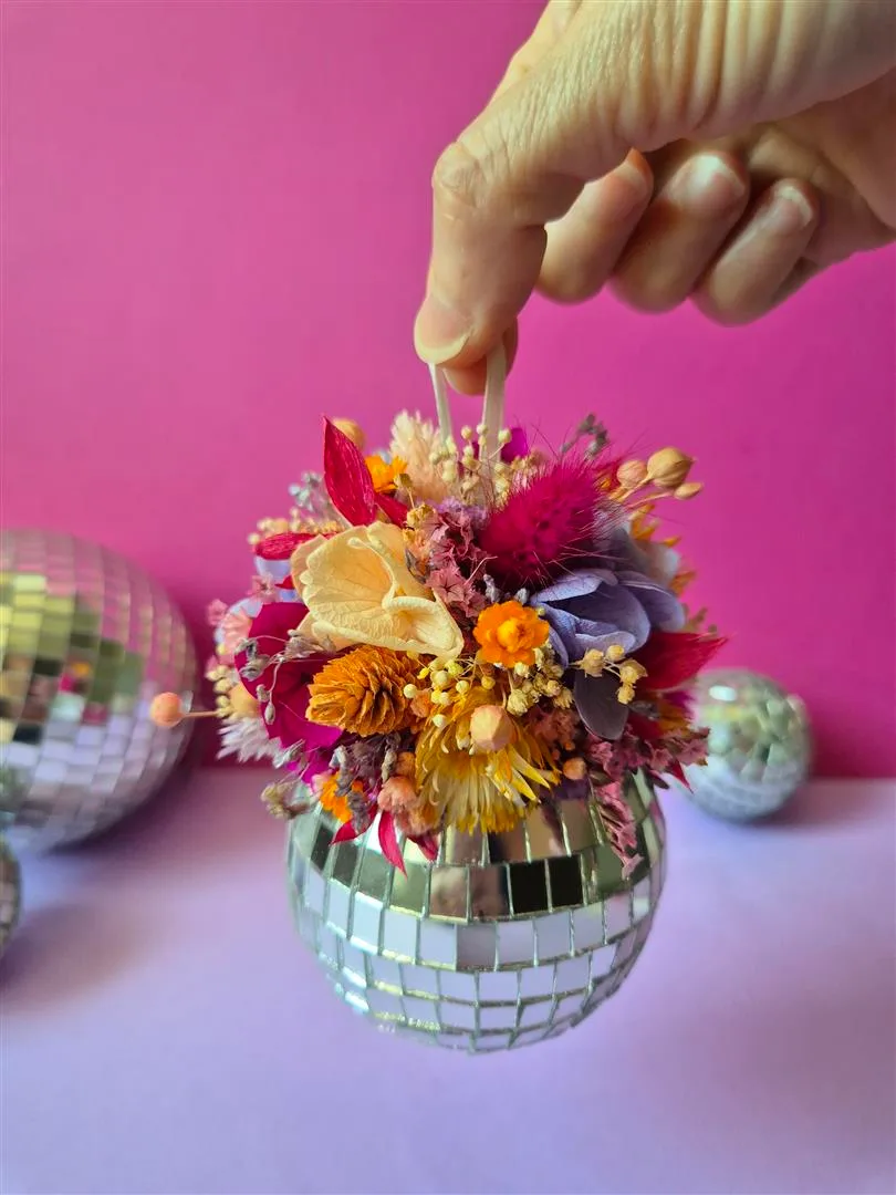 Atelier suspension boule à facettes fleurie – Image 3
